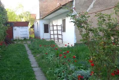 Ag BRASADAS vinde casa cu 2 cam teren 4.86 ari in zona SEMICENTRALA.