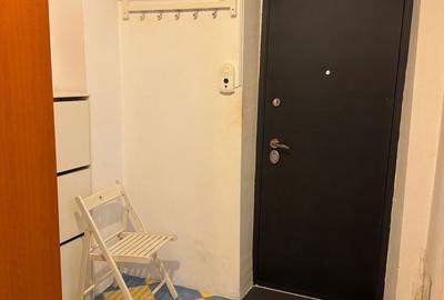 Garsonieră decomandată în Titan