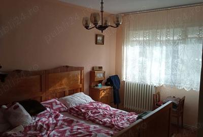 Apartament cu 3 camere decomandat în Girocului - 10