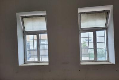 Casă cu 4 camere decomandat în Exterior Vest - 8