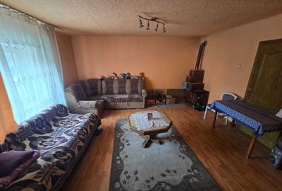 Casă cu 3 camere în Central - 2