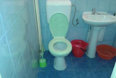 Proprietr, inchiriez garsoniera 32mp, central, confort 1,etaj 3, balcon, complet utilat. Tel. 0722.3 - 5