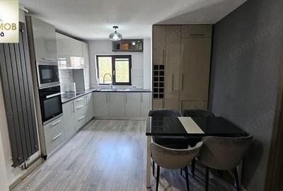 Apartament cu 3 camere decomandat în Central - 2