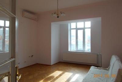 Apartament cu 4 camere semidecomandat în Cotroceni - 4