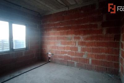 Duplex 5 camere, Becicherecu Mic - Garaj, terasa, Interior la Rosu - 6