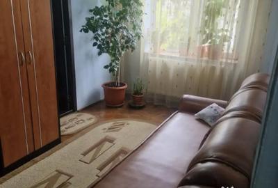 Apartament cu 3 camere semidecomandat în Micro 14 - 2