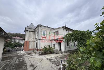 Casa P 1E Pod S= 435 mp, teren 938 mp, pretabila clinica, gr Casa P 1E Pod S= 435 mp, teren 938 mp, pretabila clinica, gr - 1