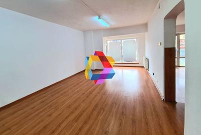 Spatiu comercial de vânzare cu vad Brașov - 57 mp # plus-imo.ro - 1