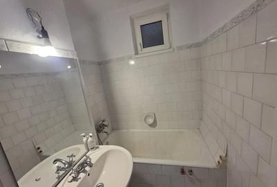 Apartament cu 3 camere decomandat în Bălcescu