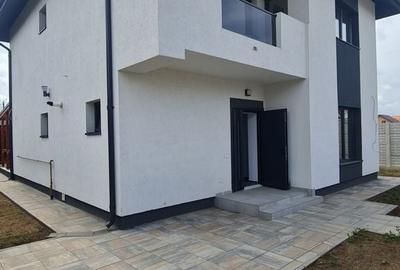 Casă cu 4 camere în Berceni - 1