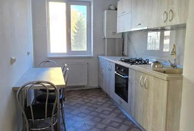 Apartament cu 2 camere semidecomandat în Independenței - 3