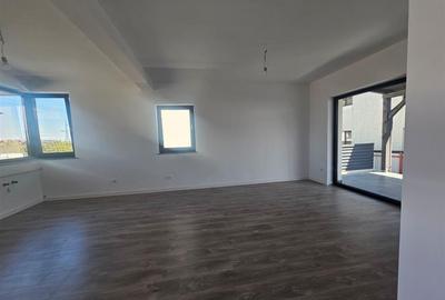 Duplex cu 4 camere cu Canalizare în Ipotești - 1