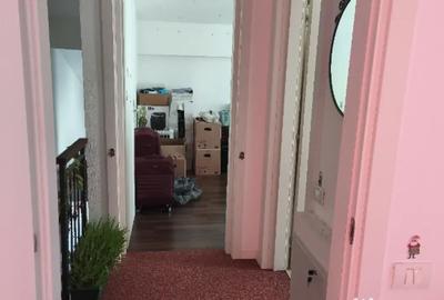 Casă cu 4 camere în Corbeanca