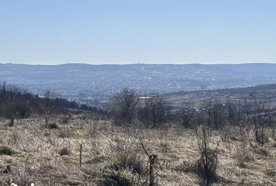 Teren de 1000 mp, în Iris