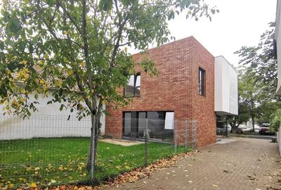 Casă individuală cu 4 camere cu Canalizare în Buziașului