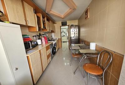 Apartament 3 camere modificat in 2 camere cartier E3 - 2