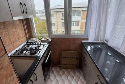 Vand apart. 2 camere Ostroveni , et 4 din 5 , 2 balcoane . - 3