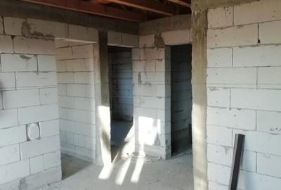 Casă cu 4 camere în Lumina - 2