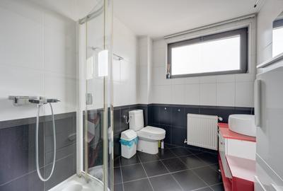Apartament cu 3 camere decomandat în Sisești - 7