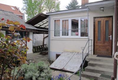 Casă cu 3 camere decomandat în Ultracentral - 2