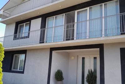 Vand proprietate curte cu 2 imobile - 3