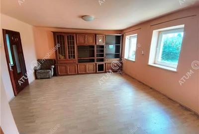 Casa cu 4 camere si 1650 mp teren in Porumbacu de Jos jud Sibiu - 9