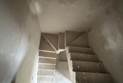 Casă cu 4 camere cu Teren 350 Mp în Central - 16