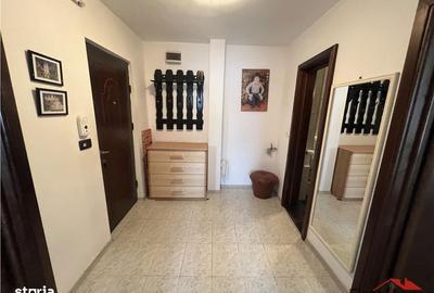 Apartament cu 2 camere, mobilat în Central
