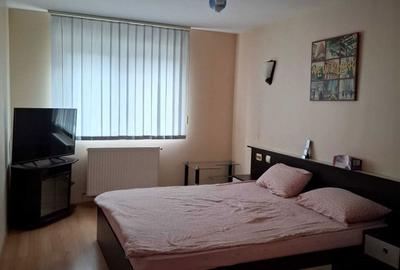 Apartament cu 3 camere semidecomandat în Central - 2