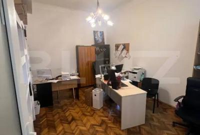 Casă cu 8 camere cu Teren 1000 Mp în Central - 10