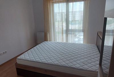 Apartament cu 3 camere decomandat în Tractorul - 8