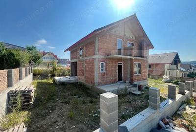 Casa individuala, finisata, 4 ari teren, zona Terra