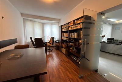 Casă individuală cu 6 camere cu Canalizare în 1 Decembrie - 12