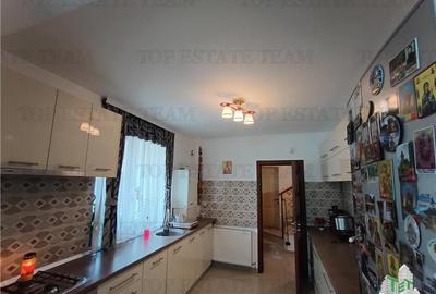 Duplex cu 4 camere cu Canalizare în Central - 5