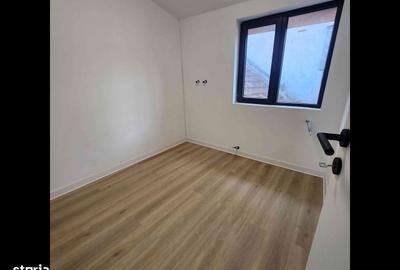 Casă cu 4 camere cu Teren 90 Mp în Central - 2