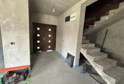 Casă cu 5 camere în Livada - 12