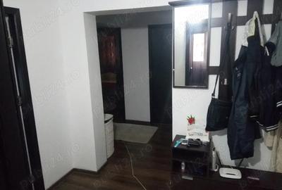Apartament cu 3 camere decomandat în Buzaului - 9