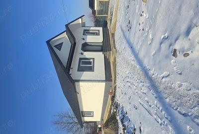 Casă cu Teren 400 Mp în Voinești - 3