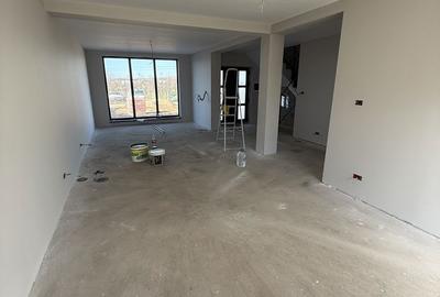 Casă cu 4 camere în Bariera Vâlcii