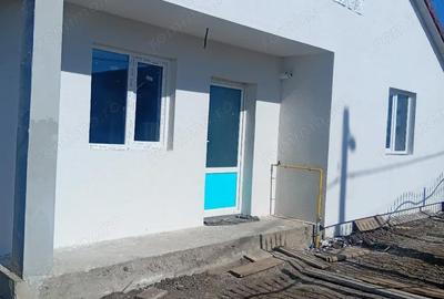 Casă cu Teren 400 Mp în Central - 1