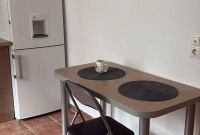 Apartament cu 2 camere decomandat în Tractorul - 8
