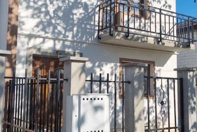 Casă cu 5 camere cu Teren 200 Mp în Berceni