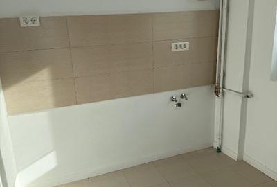 Garsonieră 41mp  renovată instalatii metrou piața Veteranilor călduroasă iarna - 4