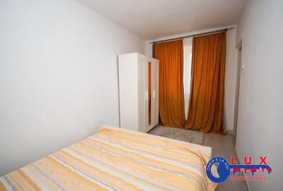 Apartament cu 3 camere semidecomandat în Big - 2