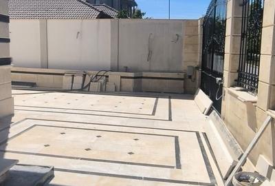 Casă cu 4 camere în Central - 1