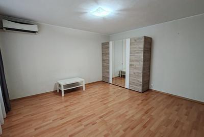 Garsonieră decomandată în Rahova