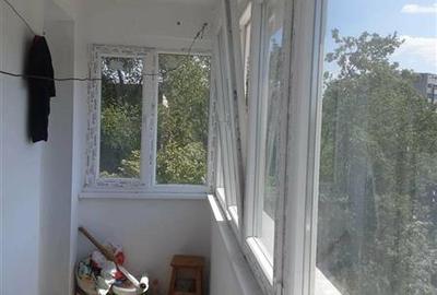 Apartament cu 3 camere semidecomandat în Gorjului - 3