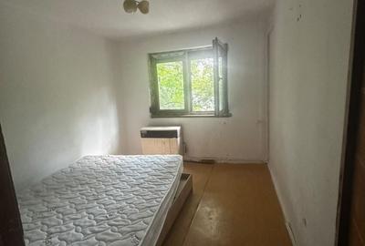 Apartament cu 3 camere în Viziru 1