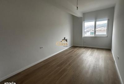 Apartament cu 3 camere semidecomandat în Central - 1