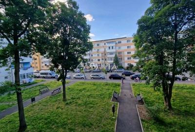 Apartament cu 2 camere decomandat în 9 Mai - 10